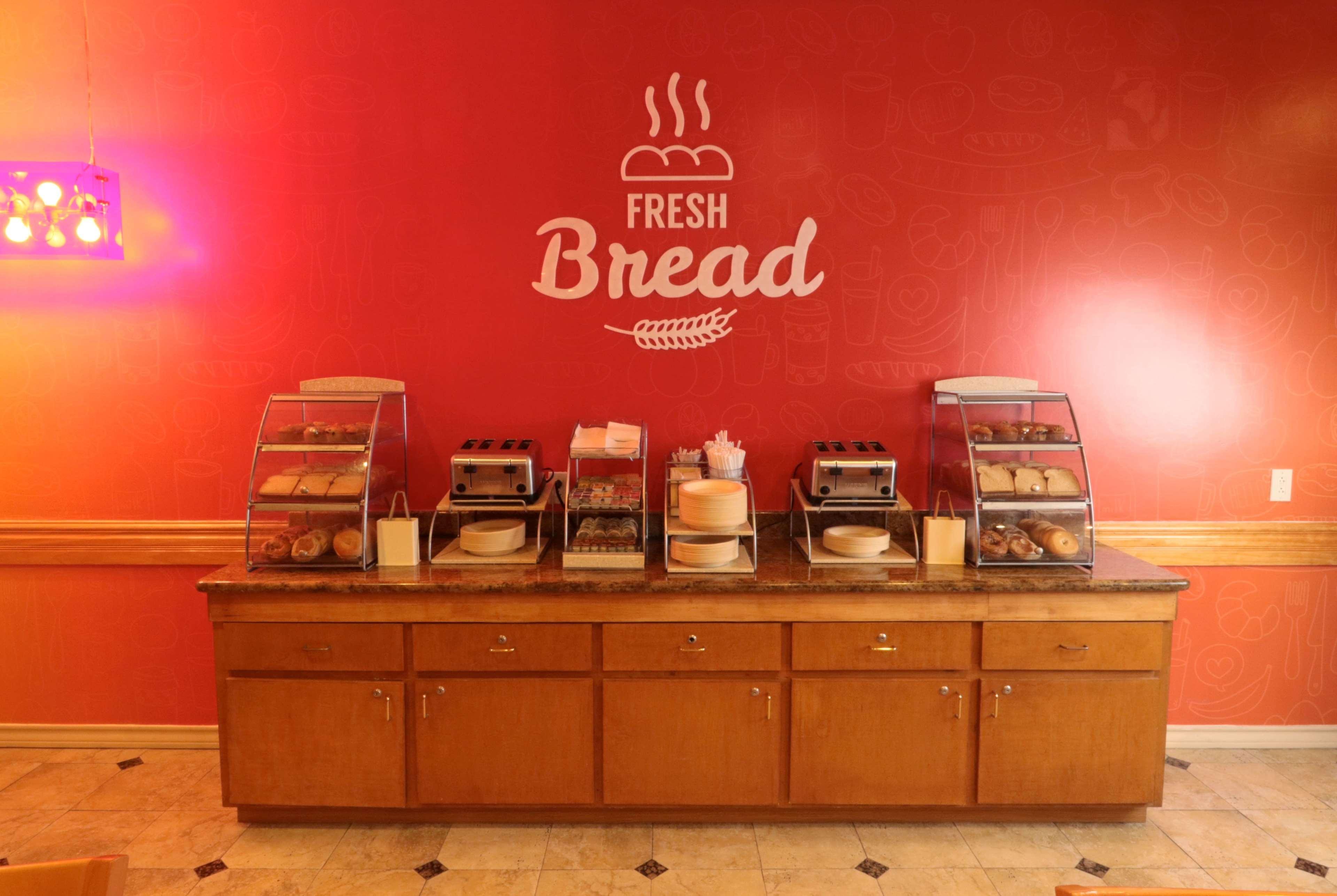 Wyndham Garden Mcallen At La Plaza Mall Bagian luar foto